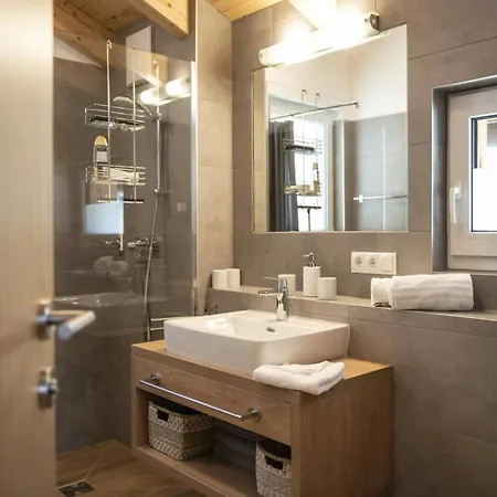 Penthouse In Near Grafenberg Lift